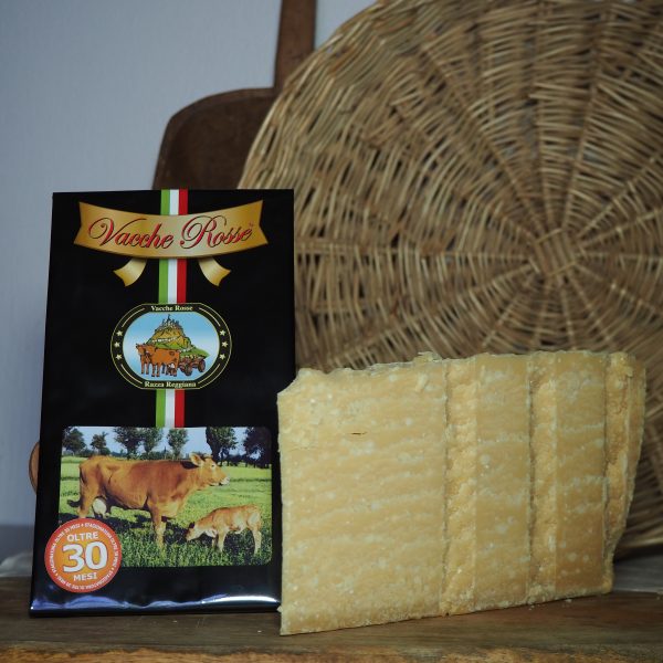 FORMAGGIO VACCHE ROSSE OLTRE 30 mesi sottovuoto da 500 g